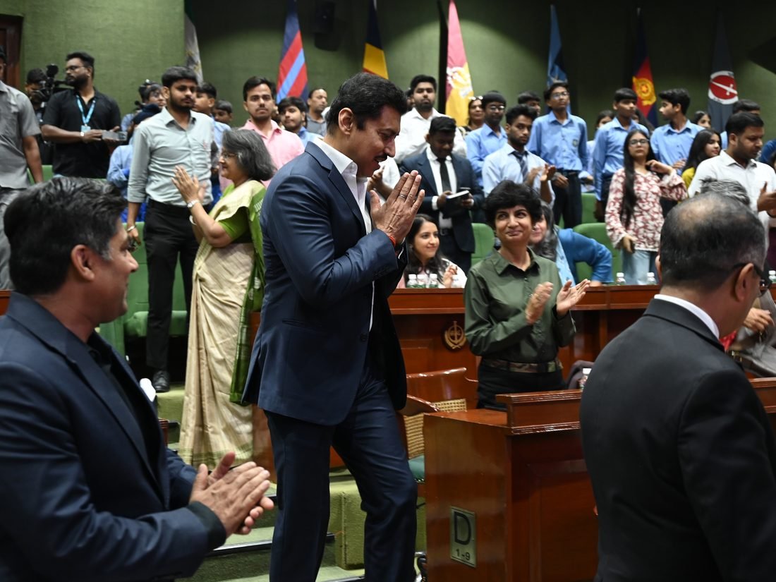 Students and dignitaries meeting after a session at Sena Samvad