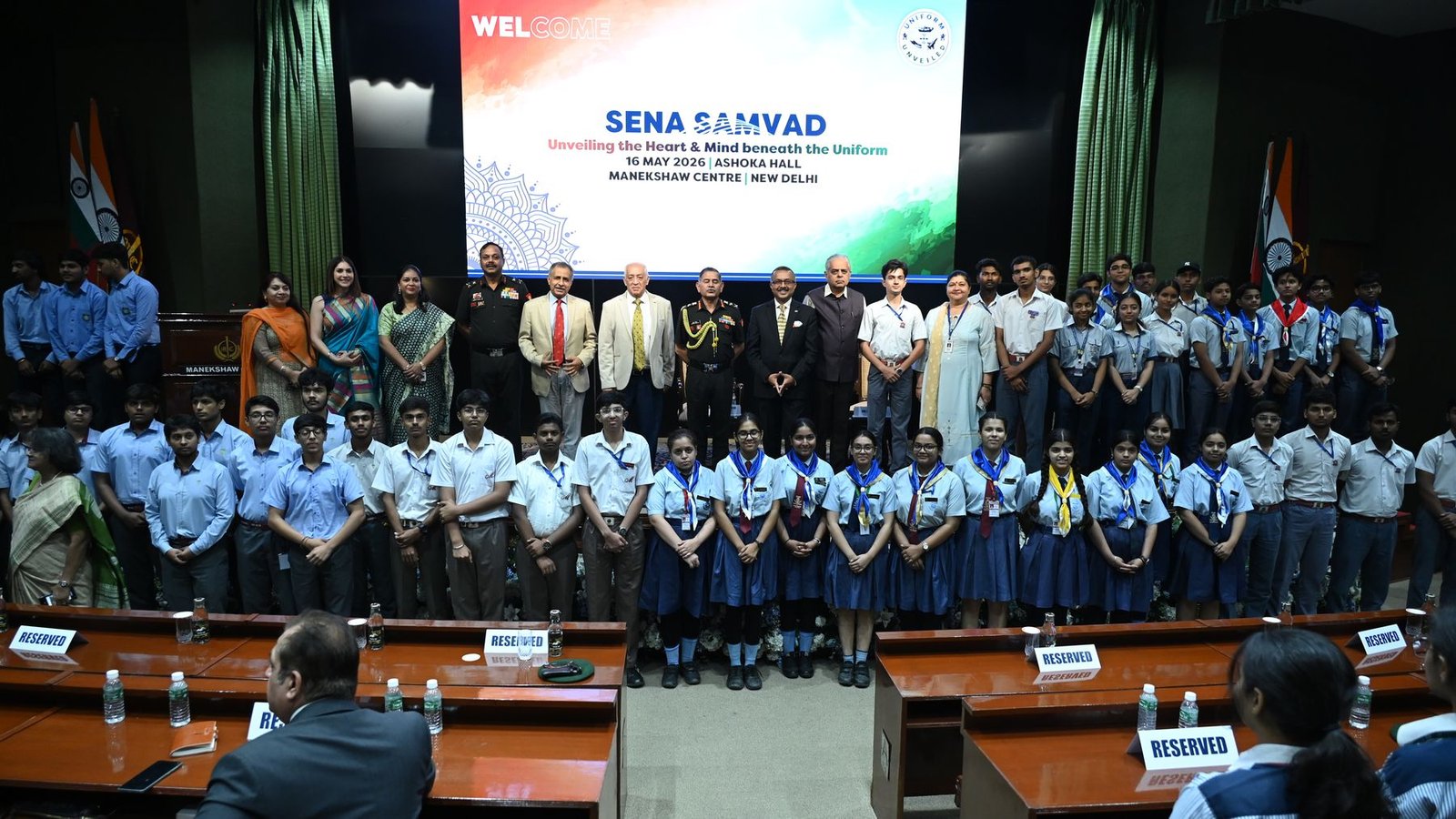 Group photograph with the Chief of the Army Staff and student delegates